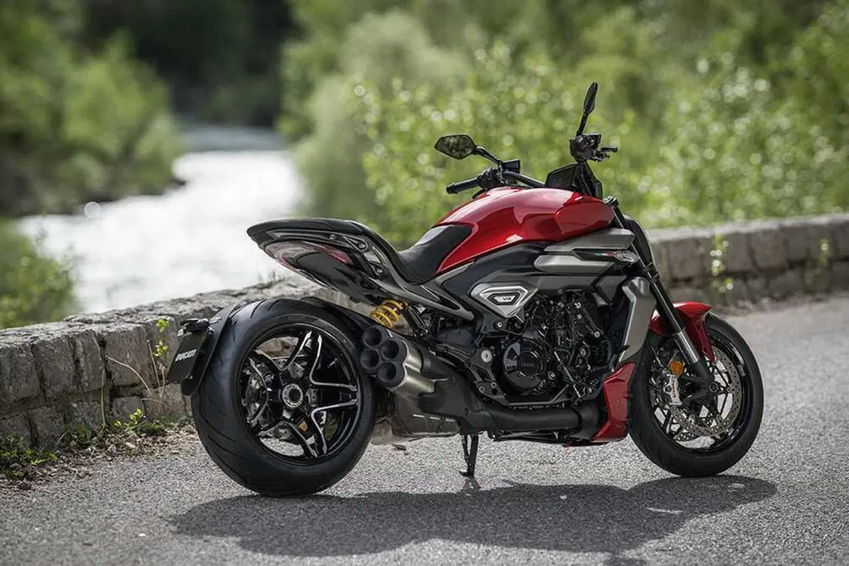 La cruiser da MotoGP! Abbiamo guidato la nuova Ducati XDiavel V4 [VIDEO] (38)