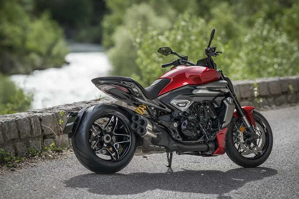 La cruiser da MotoGP! Abbiamo guidato la nuova Ducati XDiavel V4 [VIDEO] (39)