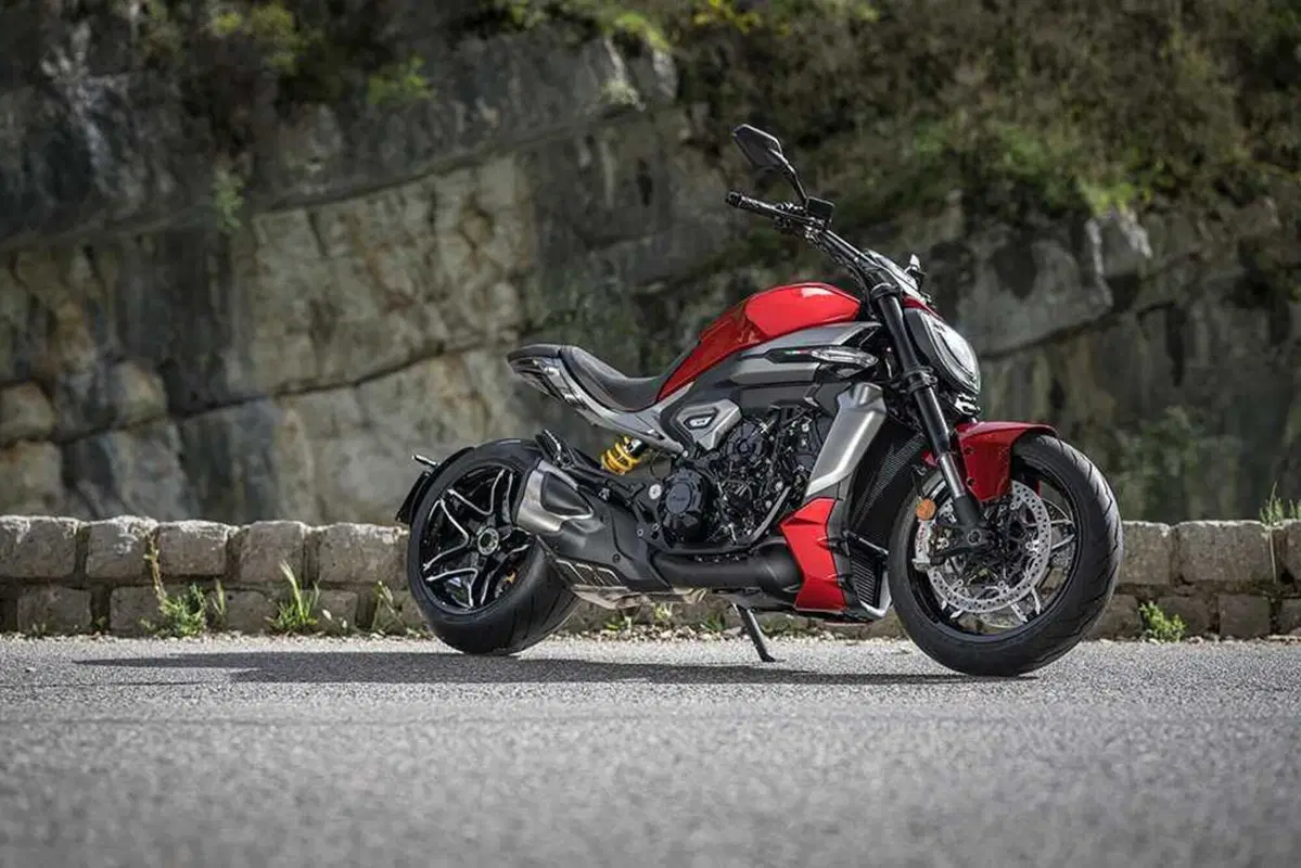 La cruiser da MotoGP! Abbiamo guidato la nuova Ducati XDiavel V4 [VIDEO] (41)