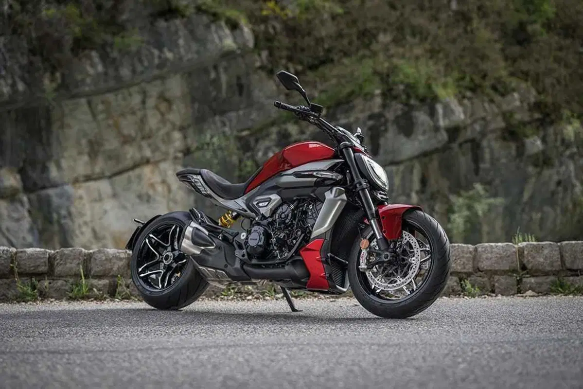 La cruiser da MotoGP! Abbiamo guidato la nuova Ducati XDiavel V4 [VIDEO] (46)
