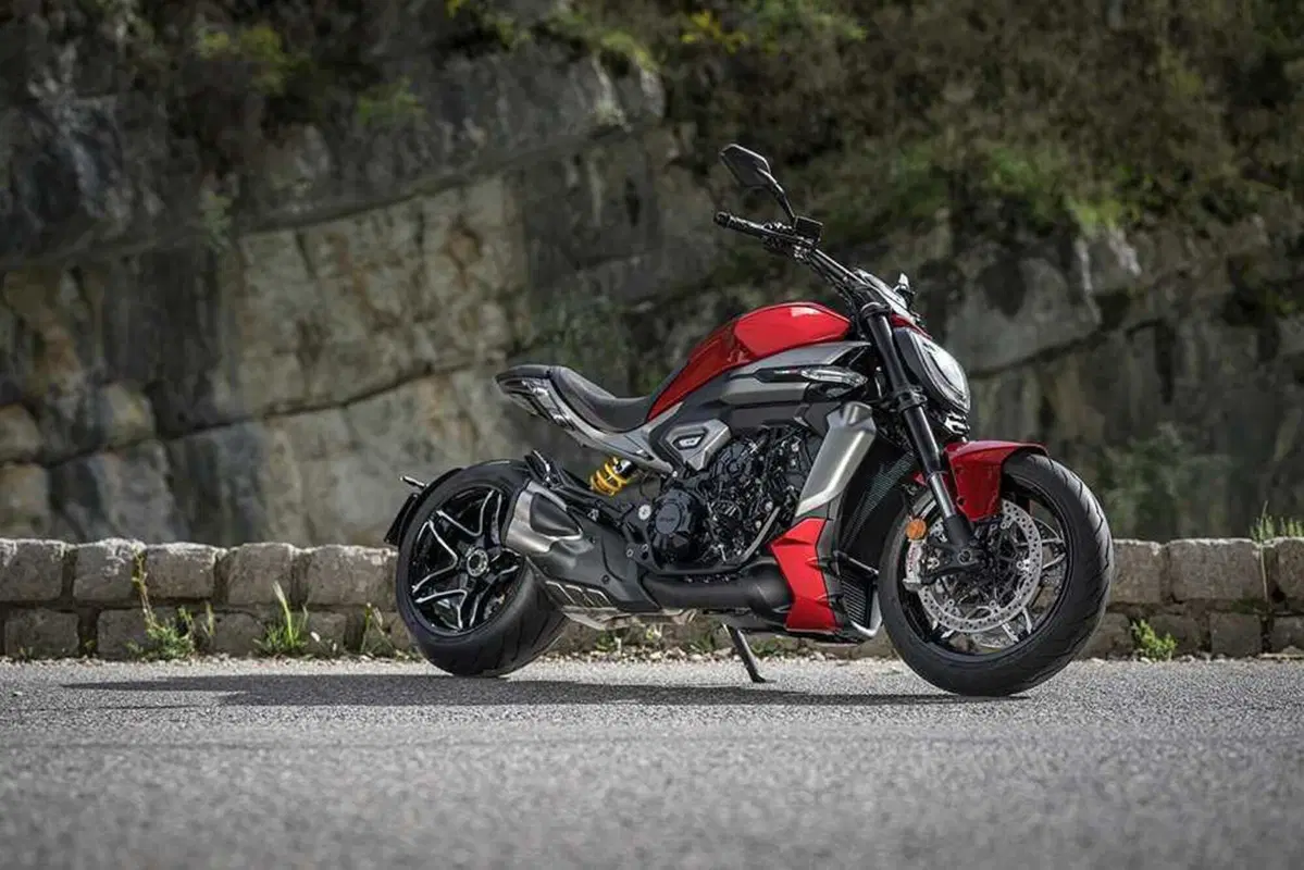 La cruiser da MotoGP! Abbiamo guidato la nuova Ducati XDiavel V4 [VIDEO] (48)