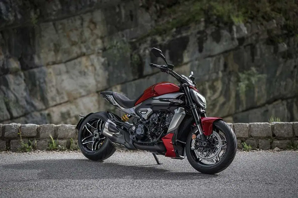 La cruiser da MotoGP! Abbiamo guidato la nuova Ducati XDiavel V4 [VIDEO] (49)