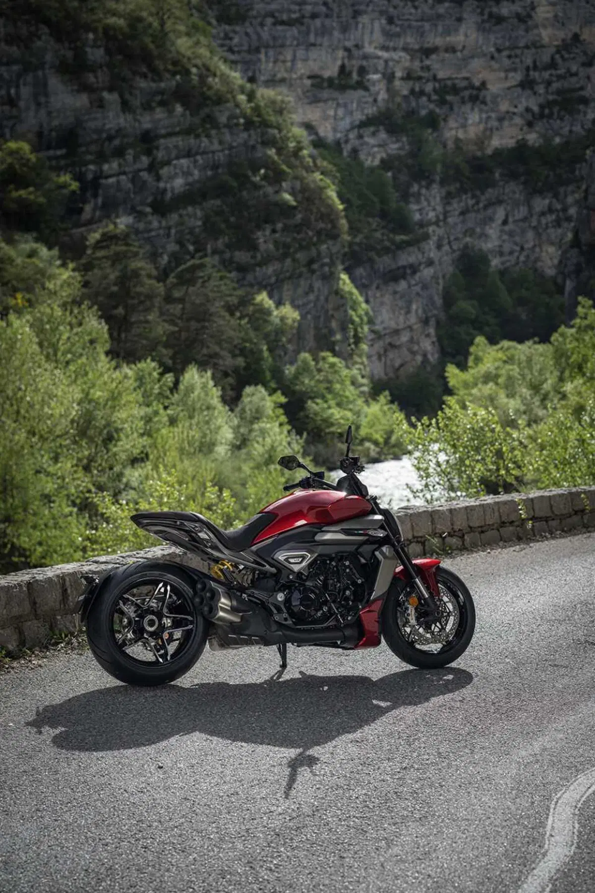 La cruiser da MotoGP! Abbiamo guidato la nuova Ducati XDiavel V4 [VIDEO] (50)
