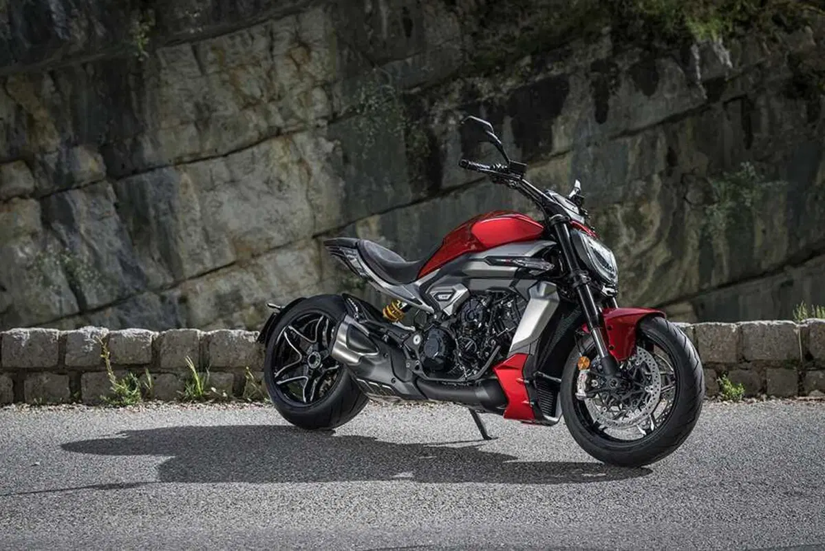 La cruiser da MotoGP! Abbiamo guidato la nuova Ducati XDiavel V4 [VIDEO] (53)