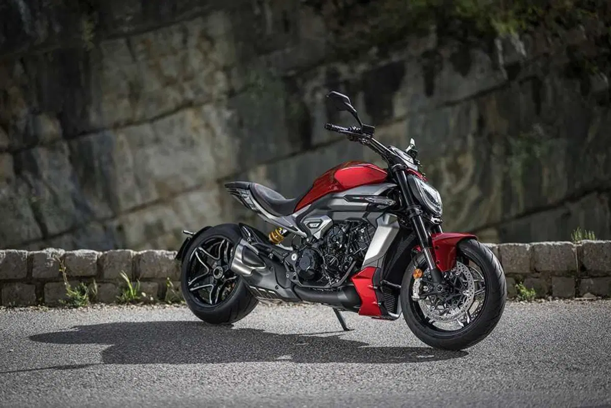 La cruiser da MotoGP! Abbiamo guidato la nuova Ducati XDiavel V4 [VIDEO] (56)