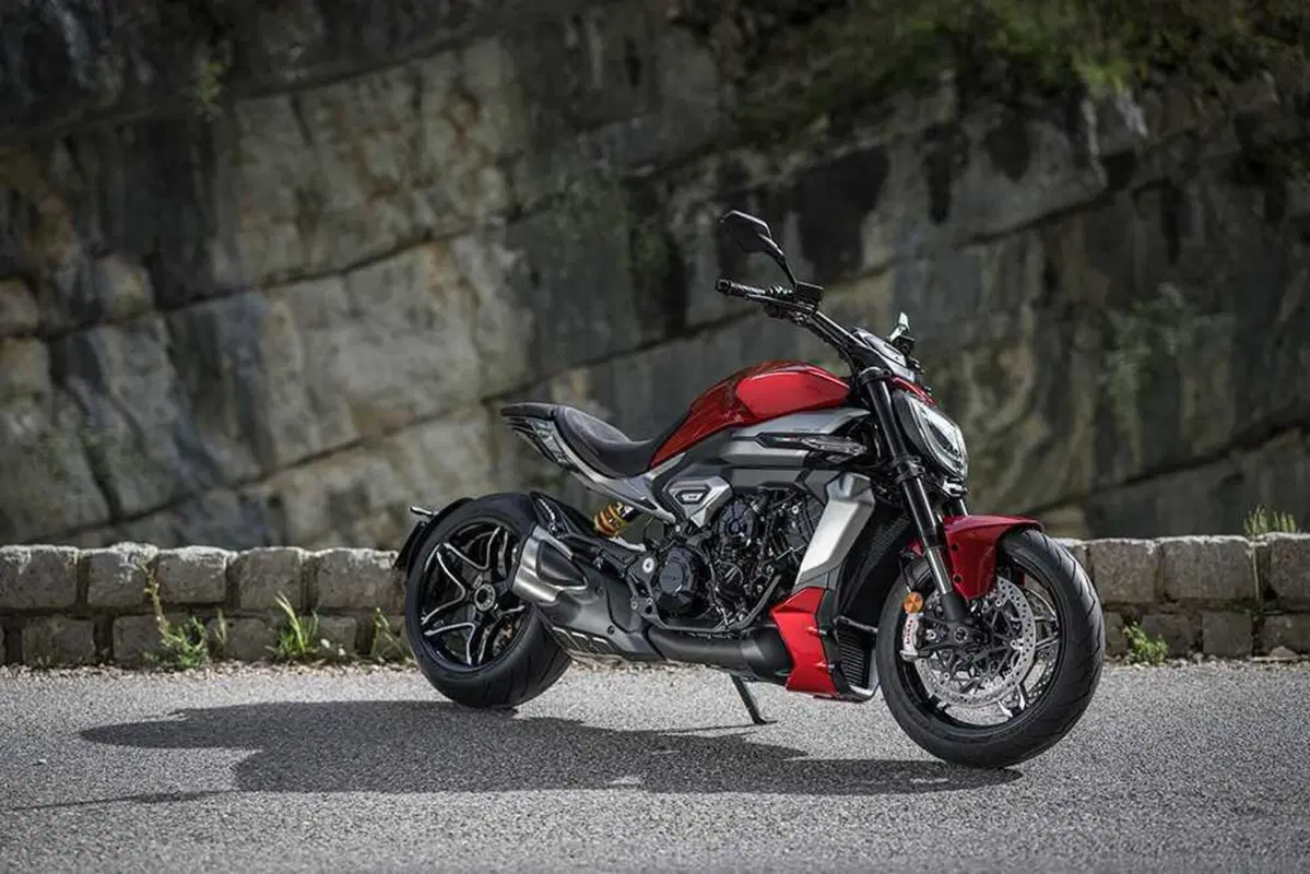 La cruiser da MotoGP! Abbiamo guidato la nuova Ducati XDiavel V4 [VIDEO] (57)