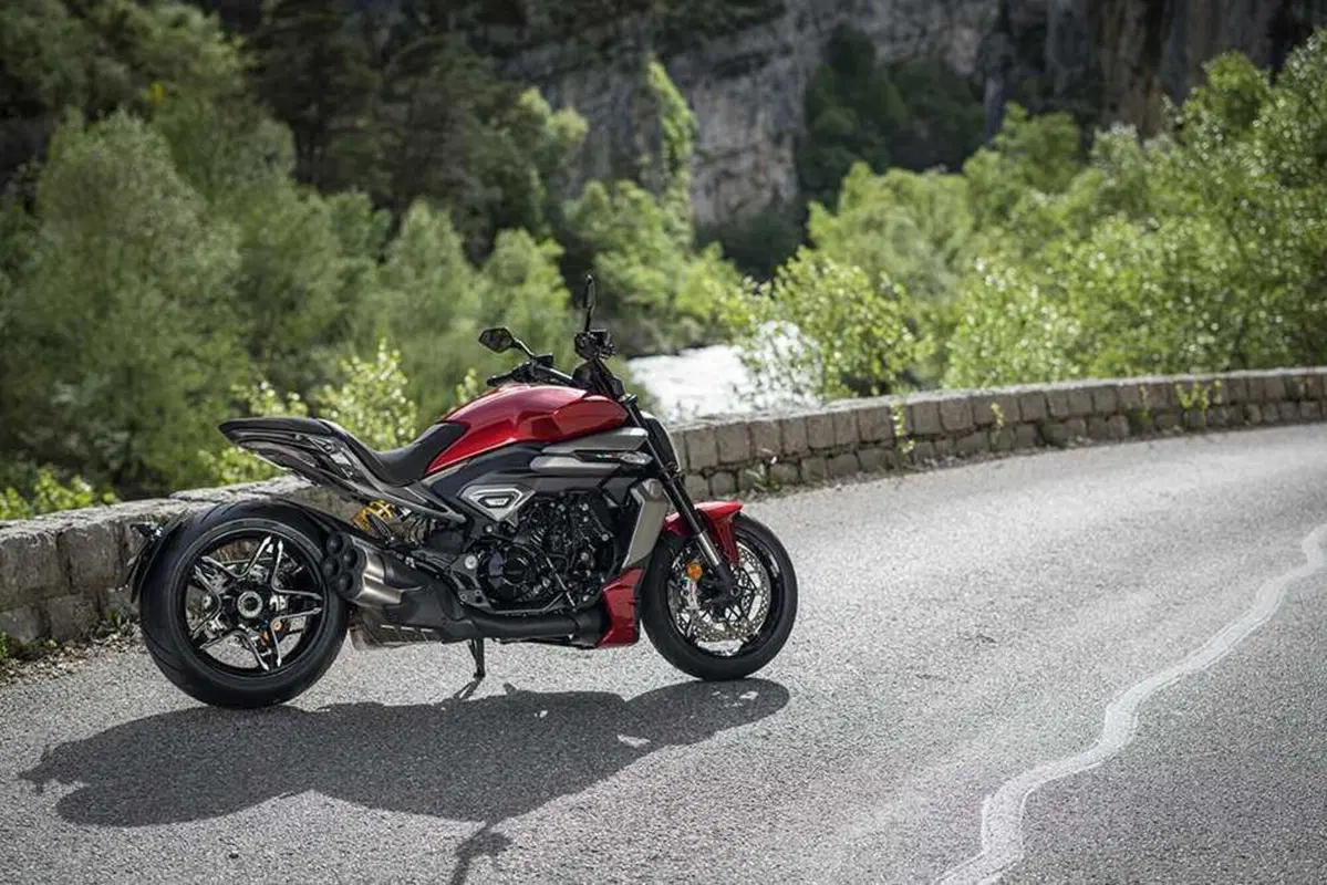La cruiser da MotoGP! Abbiamo guidato la nuova Ducati XDiavel V4 [VIDEO] (58)