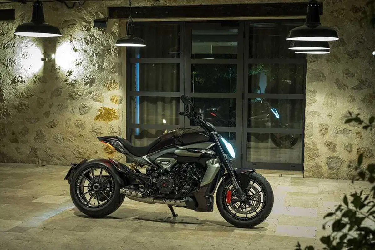 La cruiser da MotoGP! Abbiamo guidato la nuova Ducati XDiavel V4 [VIDEO] (60)