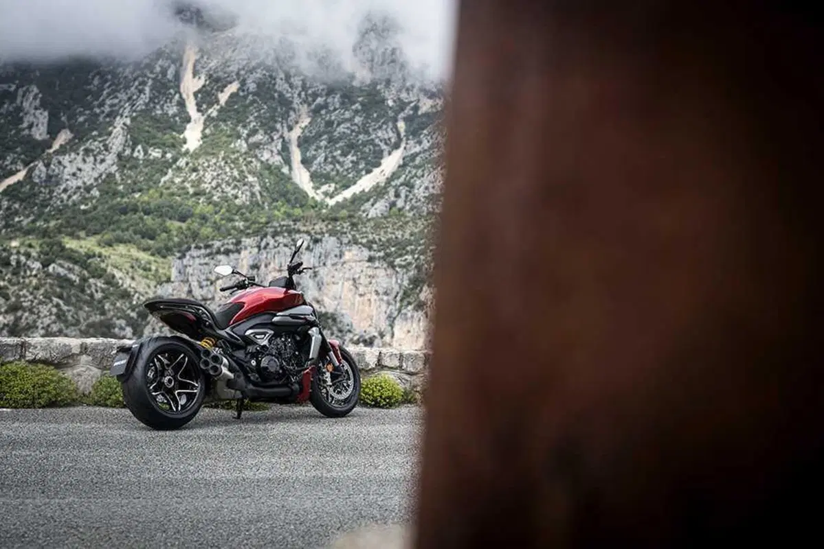 La cruiser da MotoGP! Abbiamo guidato la nuova Ducati XDiavel V4 [VIDEO] (61)