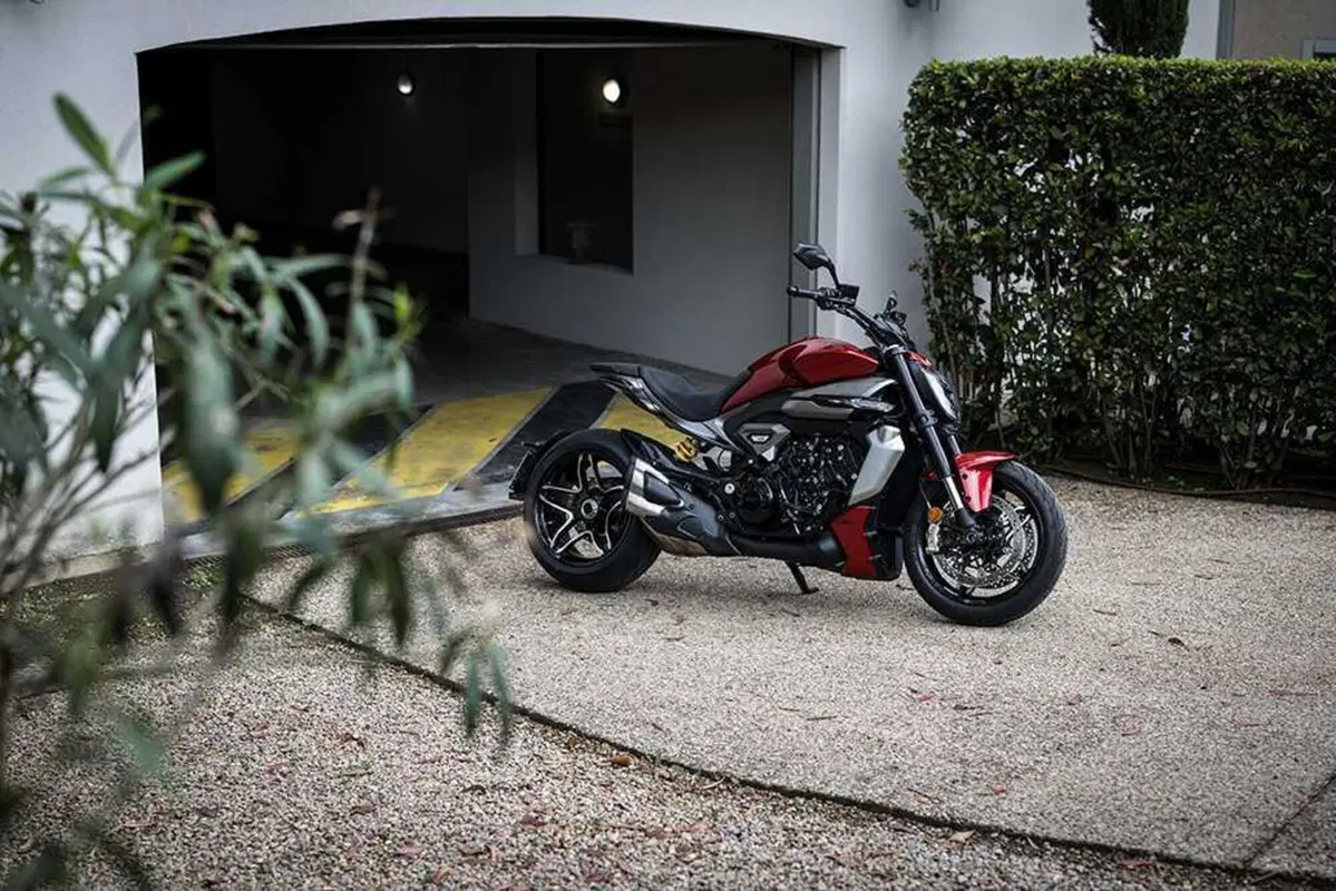 La cruiser da MotoGP! Abbiamo guidato la nuova Ducati XDiavel V4 [VIDEO] (63)