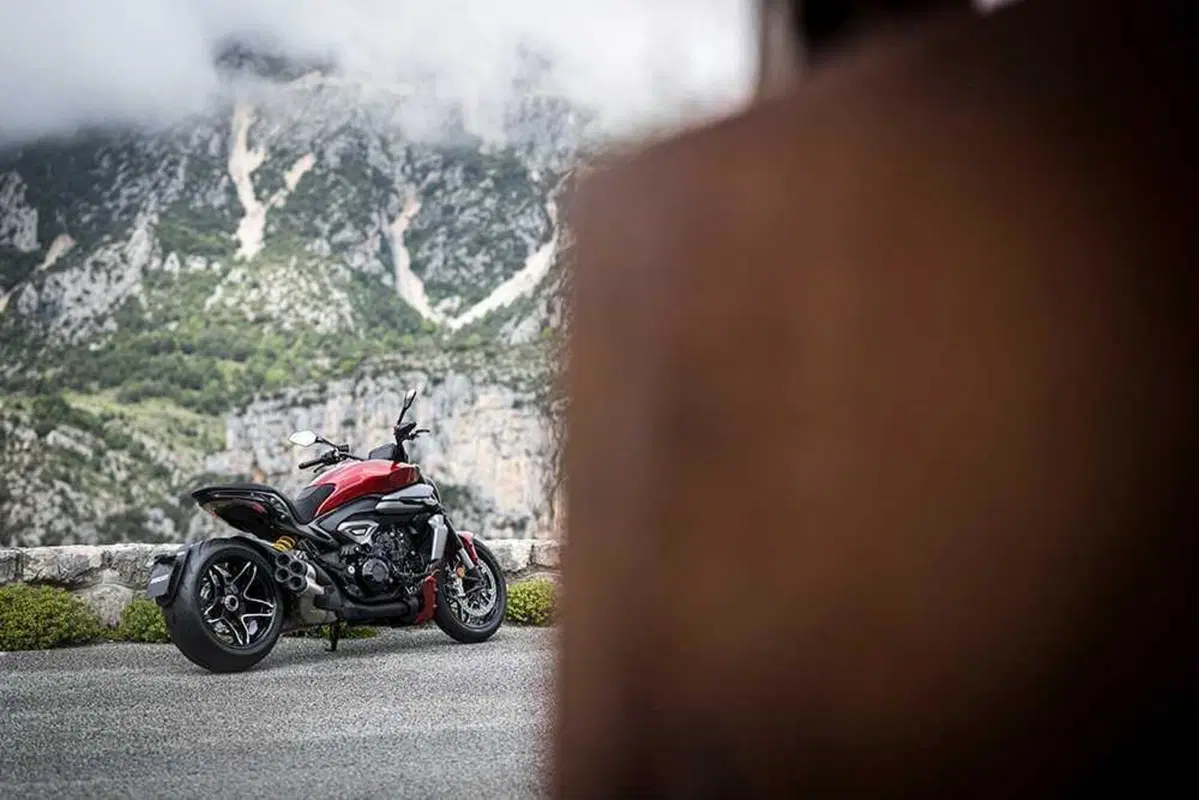 La cruiser da MotoGP! Abbiamo guidato la nuova Ducati XDiavel V4 [VIDEO] (64)