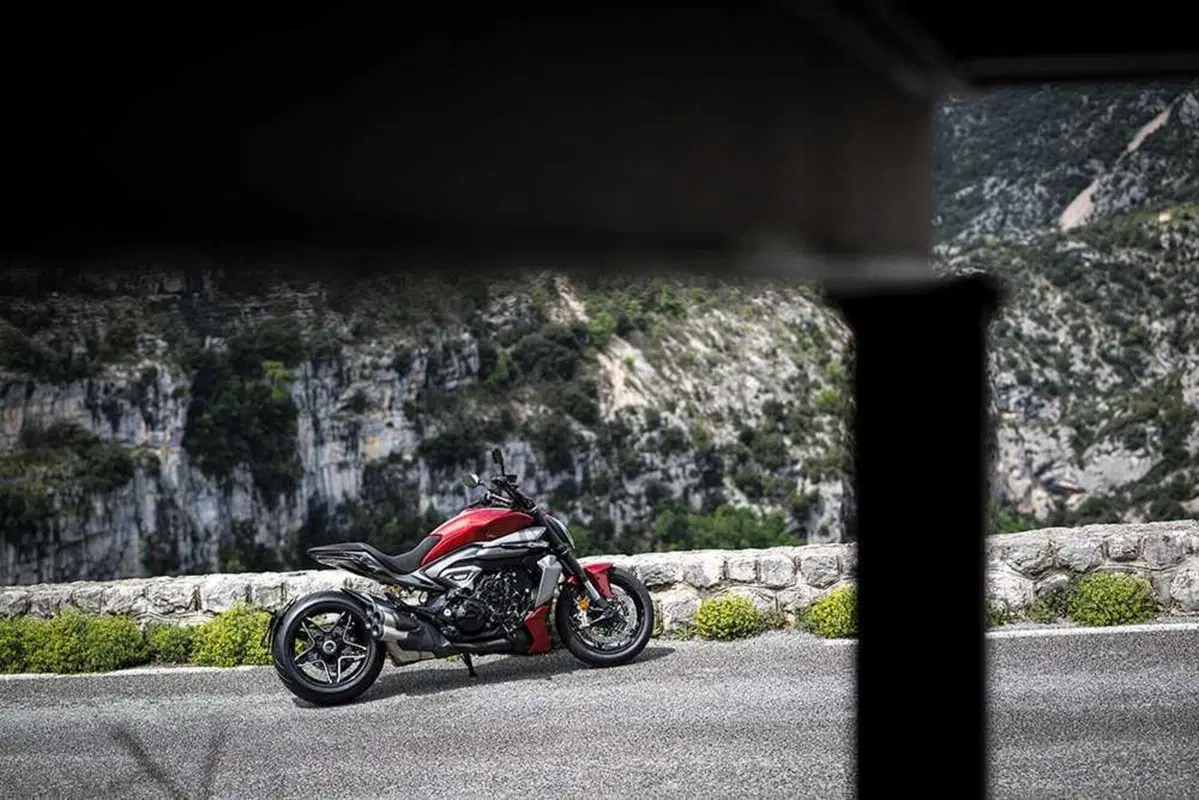 La cruiser da MotoGP! Abbiamo guidato la nuova Ducati XDiavel V4 [VIDEO] (66)