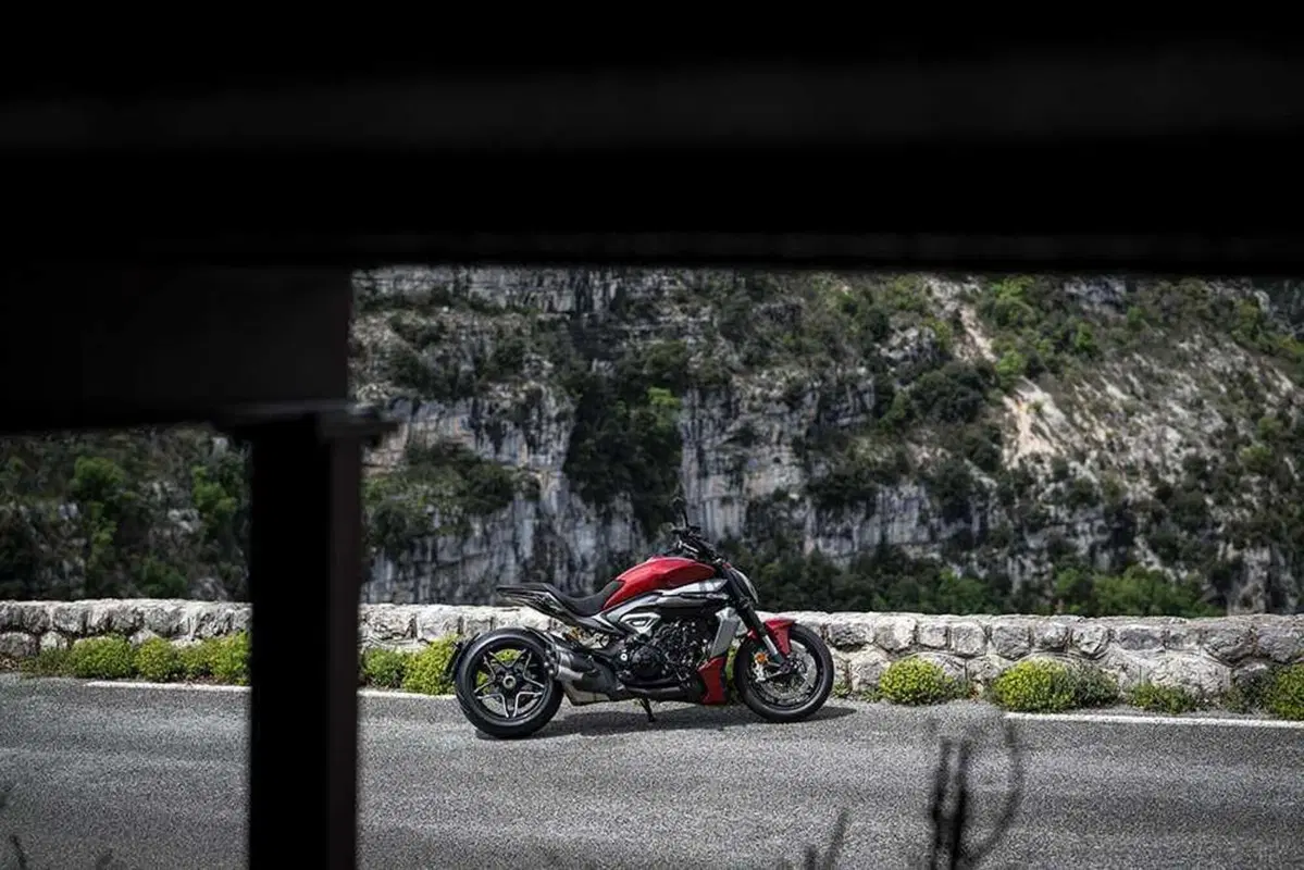 La cruiser da MotoGP! Abbiamo guidato la nuova Ducati XDiavel V4 [VIDEO] (68)