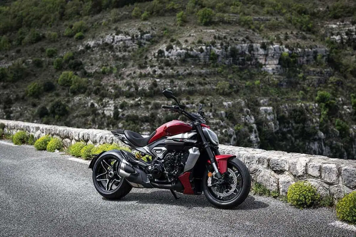 La cruiser da MotoGP! Abbiamo guidato la nuova Ducati XDiavel V4 [VIDEO] (70)