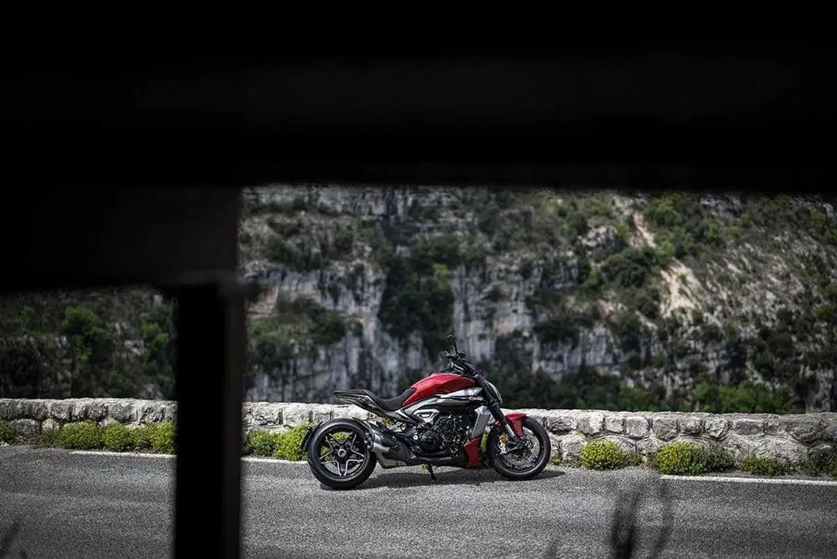 La cruiser da MotoGP! Abbiamo guidato la nuova Ducati XDiavel V4 [VIDEO] (73)