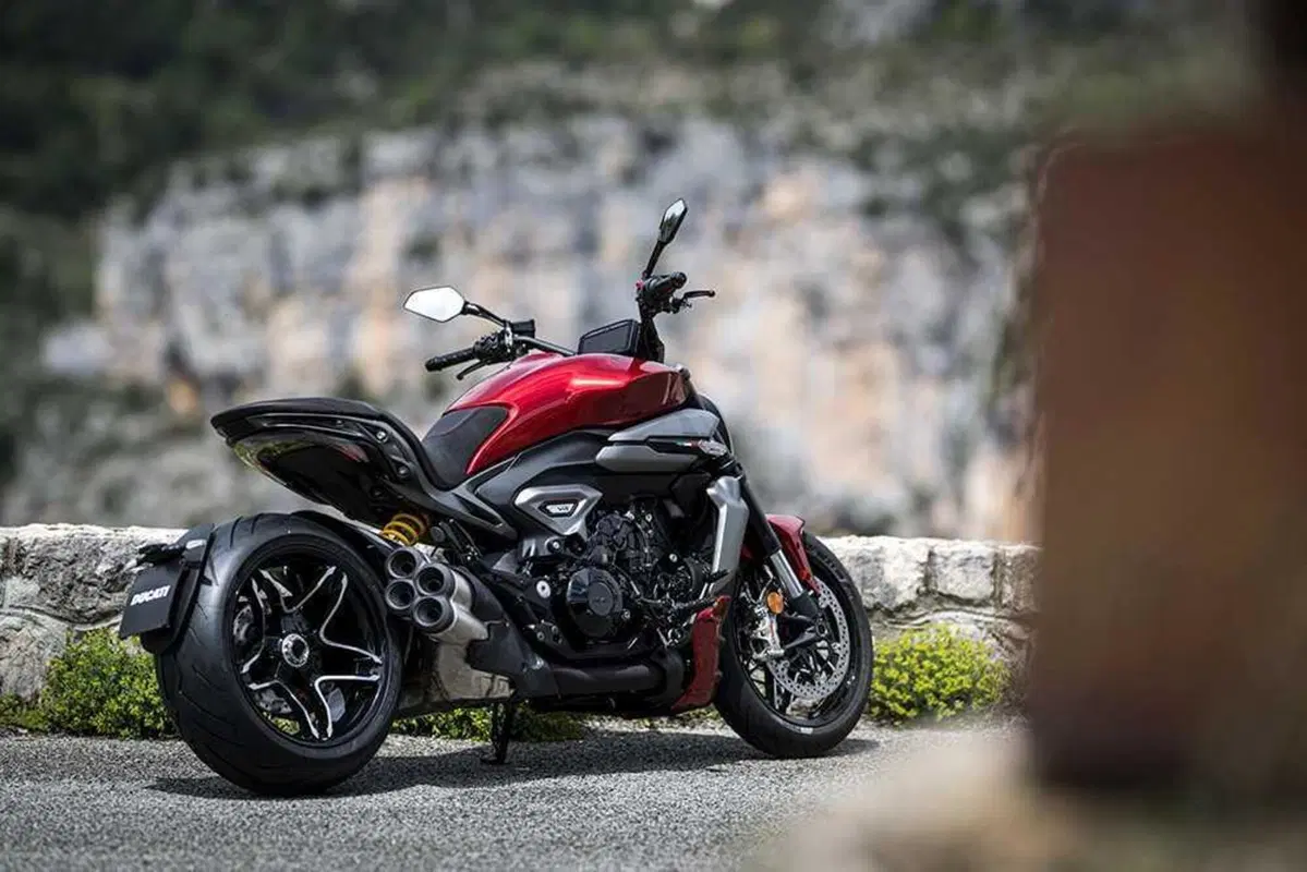 La cruiser da MotoGP! Abbiamo guidato la nuova Ducati XDiavel V4 [VIDEO] (78)