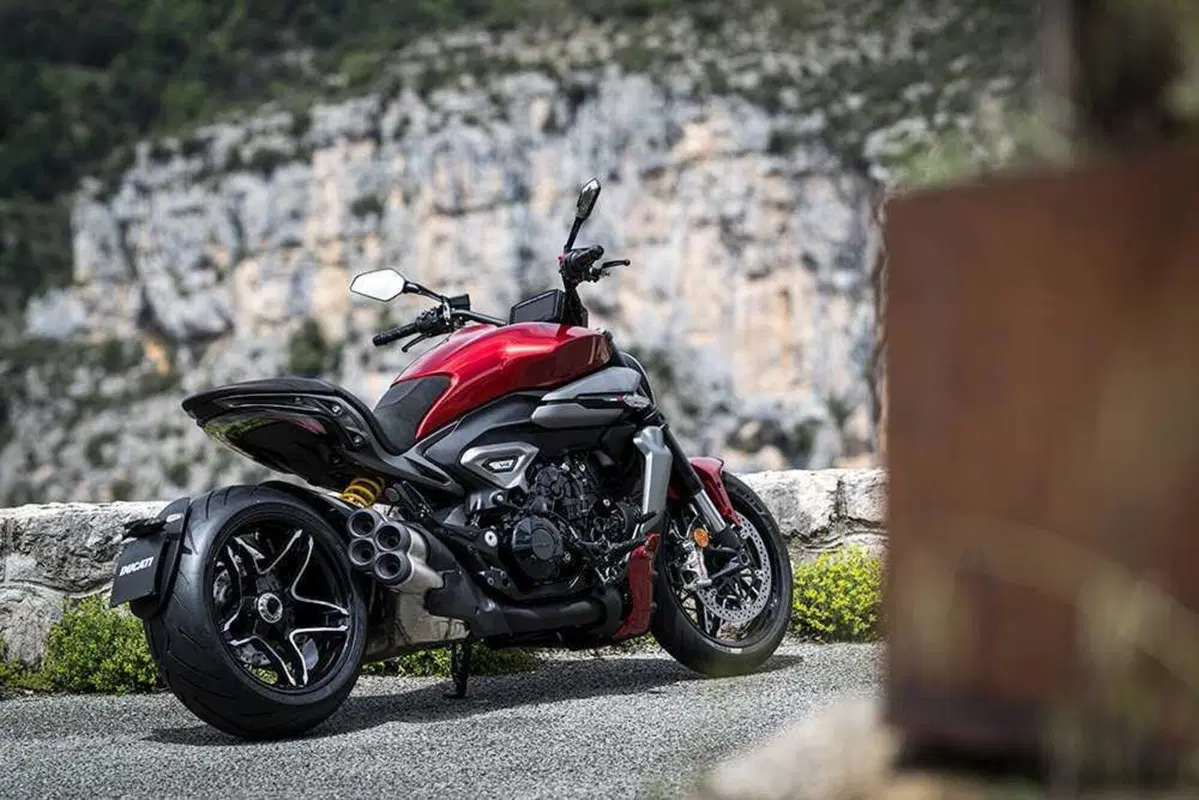 La cruiser da MotoGP! Abbiamo guidato la nuova Ducati XDiavel V4 [VIDEO] (80)