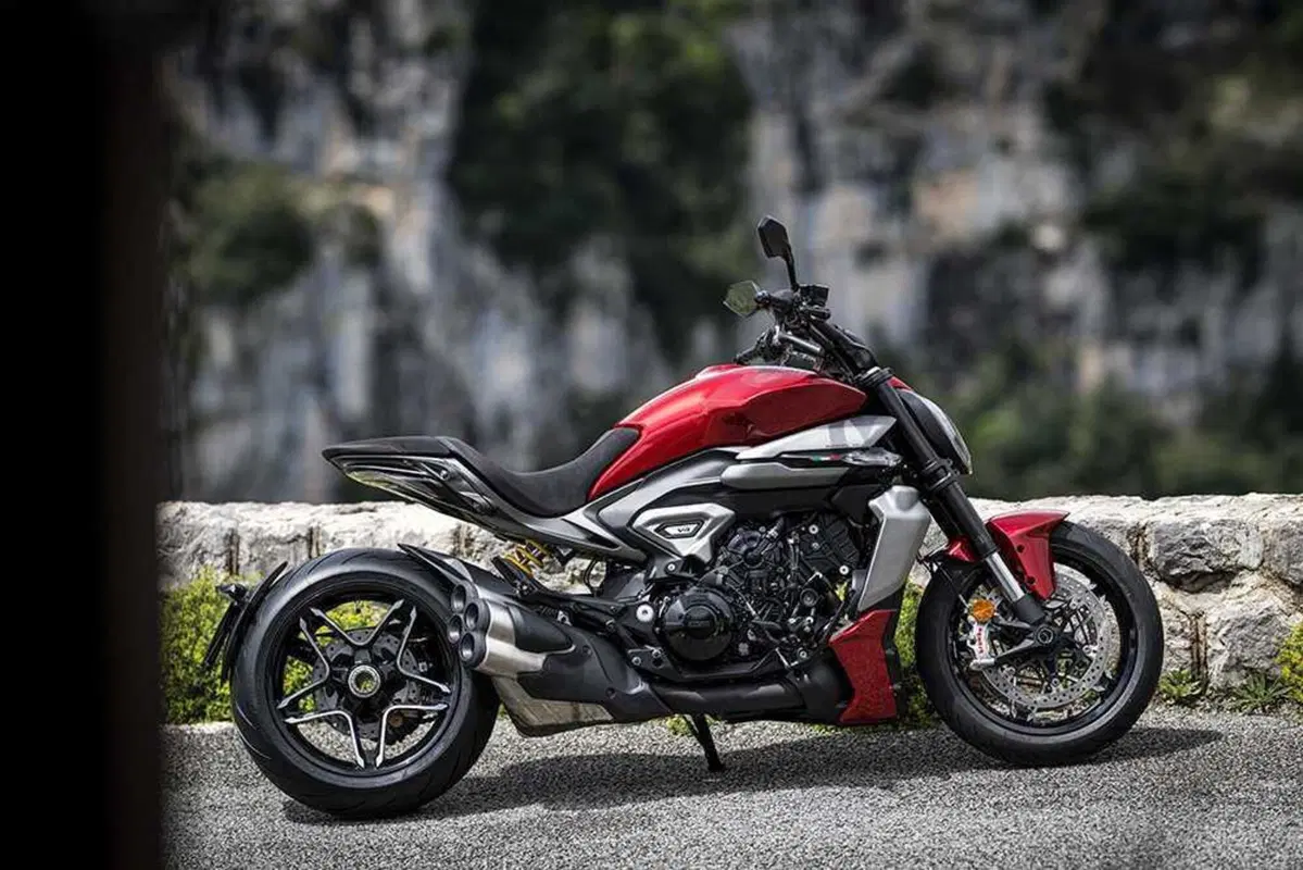La cruiser da MotoGP! Abbiamo guidato la nuova Ducati XDiavel V4 [VIDEO] (88)
