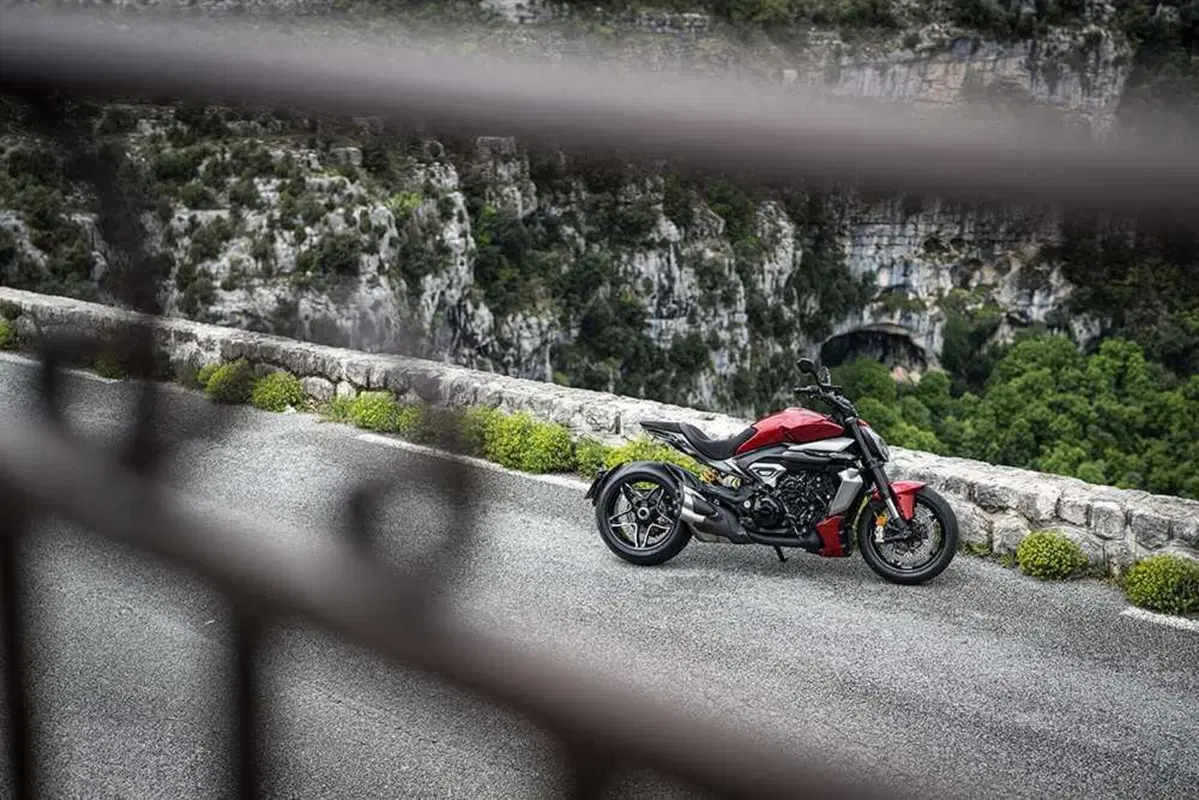 La cruiser da MotoGP! Abbiamo guidato la nuova Ducati XDiavel V4 [VIDEO] (95)
