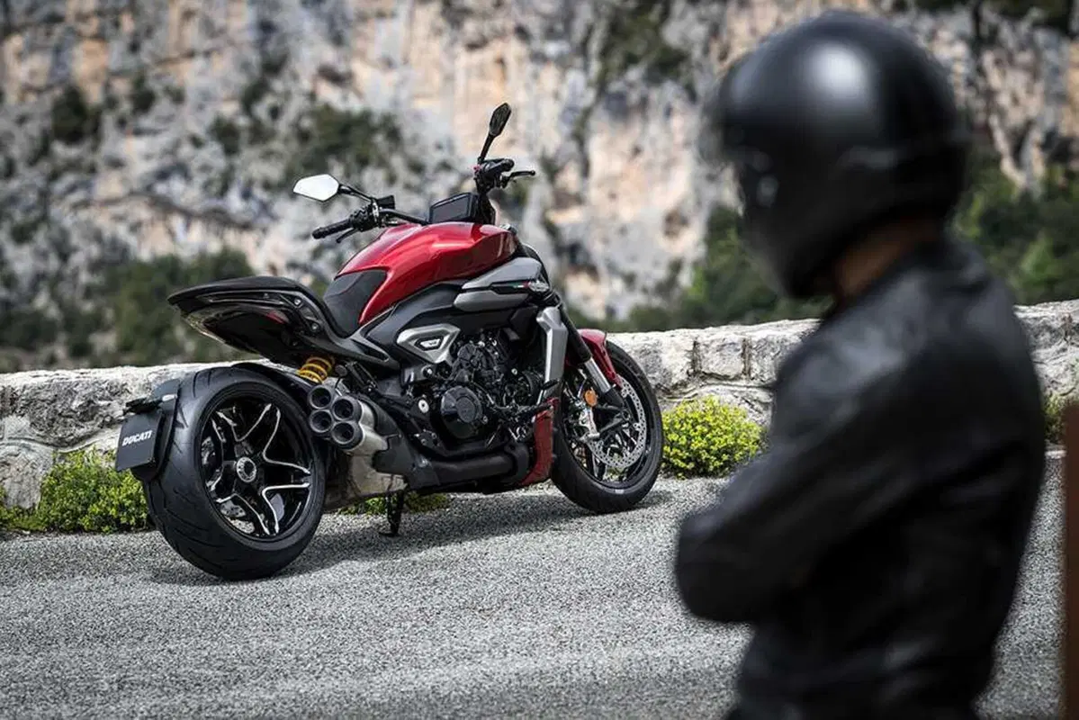 La cruiser da MotoGP! Abbiamo guidato la nuova Ducati XDiavel V4 [VIDEO] (96)
