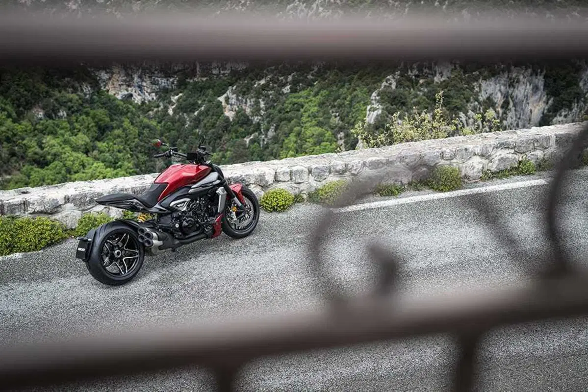 La cruiser da MotoGP! Abbiamo guidato la nuova Ducati XDiavel V4 [VIDEO] (98)