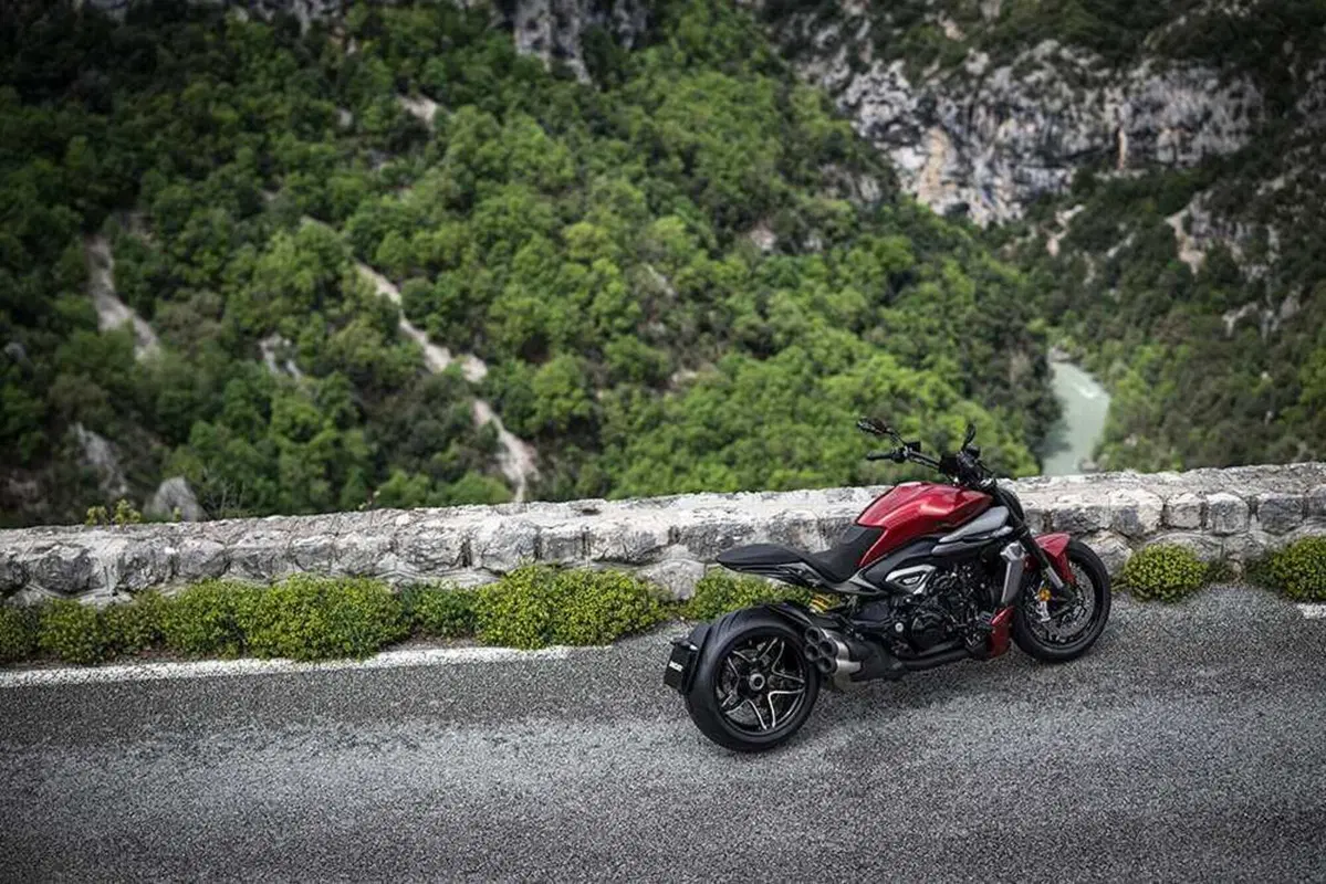 La cruiser da MotoGP! Abbiamo guidato la nuova Ducati XDiavel V4 [VIDEO] (102)