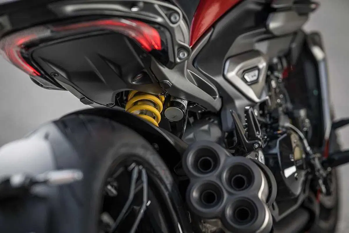 La cruiser da MotoGP! Abbiamo guidato la nuova Ducati XDiavel V4 [VIDEO] (123)