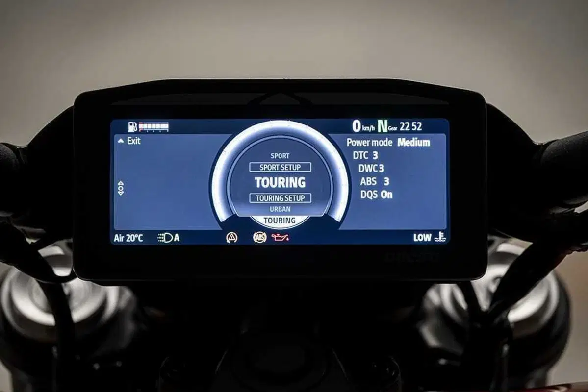 La cruiser da MotoGP! Abbiamo guidato la nuova Ducati XDiavel V4 [VIDEO] (133)