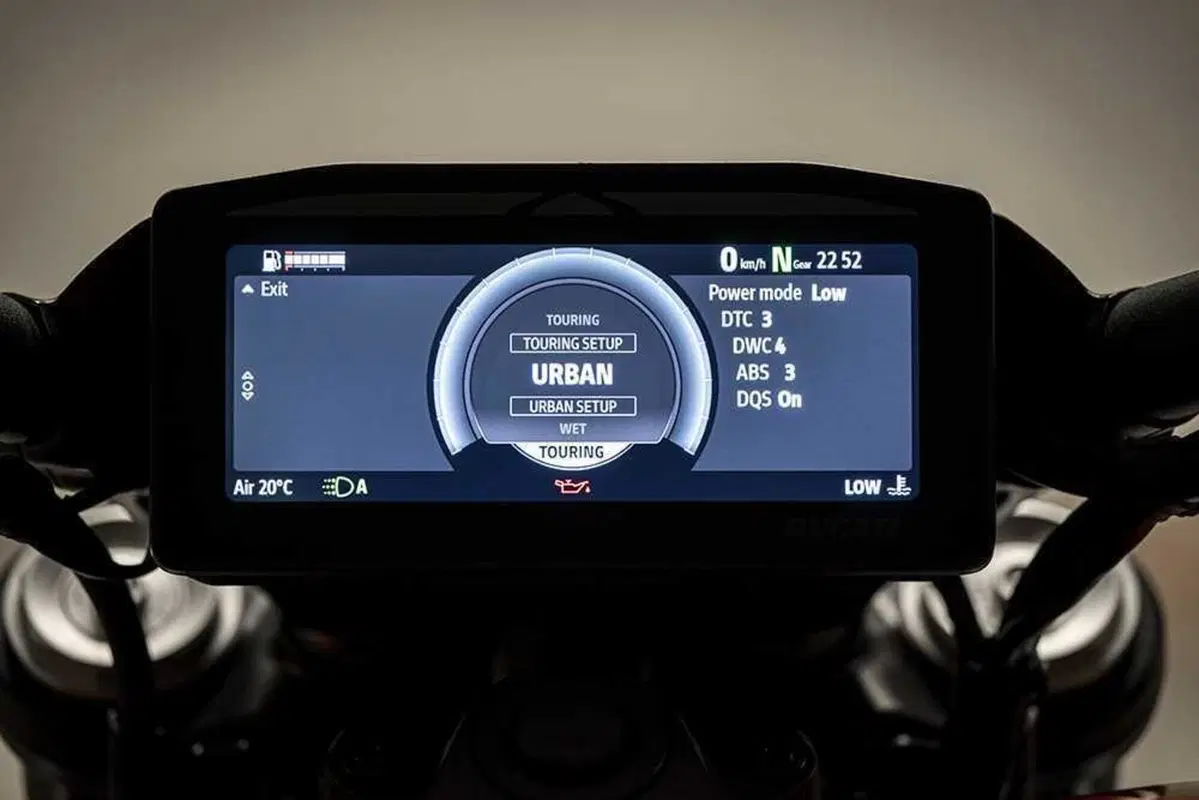 La cruiser da MotoGP! Abbiamo guidato la nuova Ducati XDiavel V4 [VIDEO] (134)