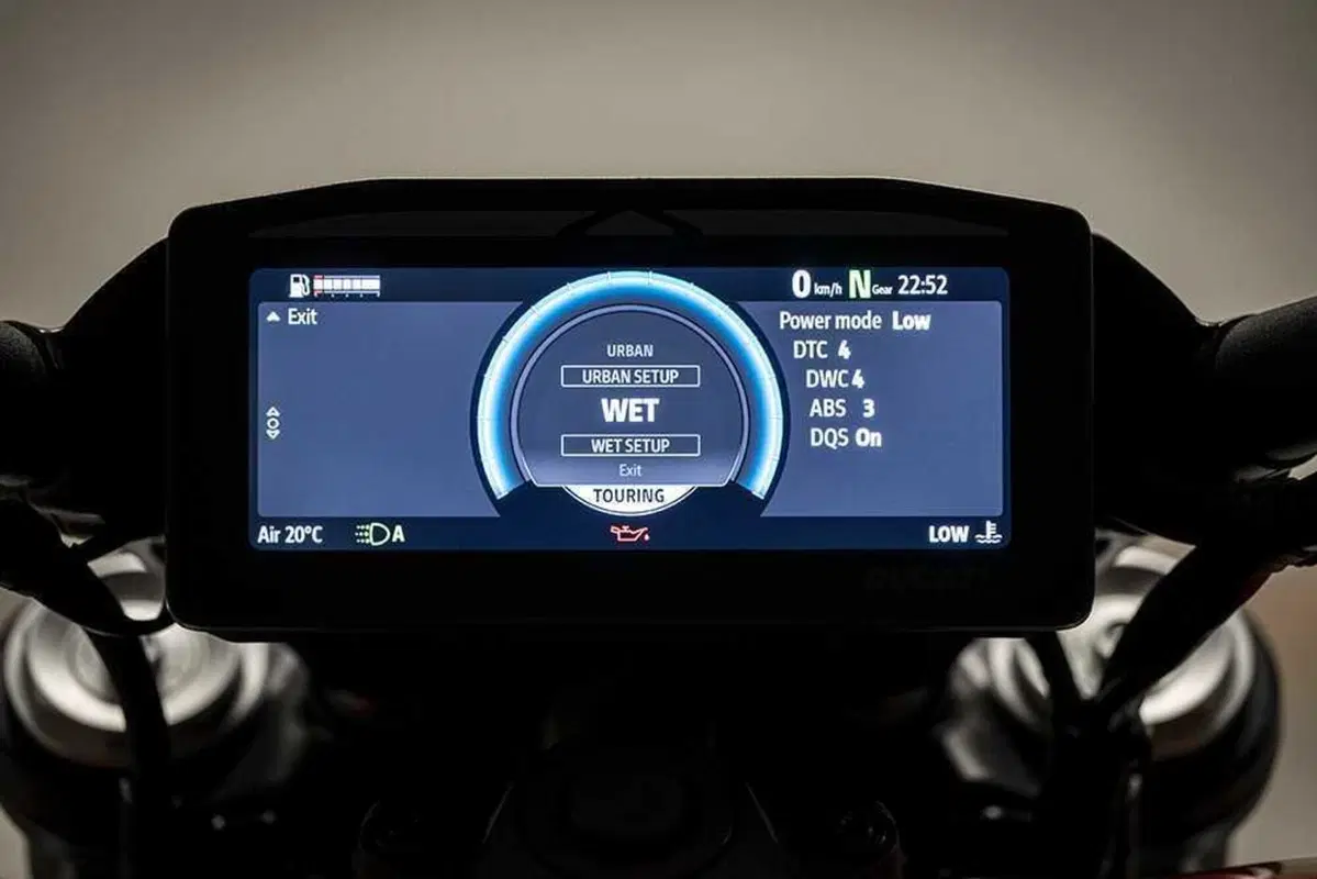 La cruiser da MotoGP! Abbiamo guidato la nuova Ducati XDiavel V4 [VIDEO] (140)