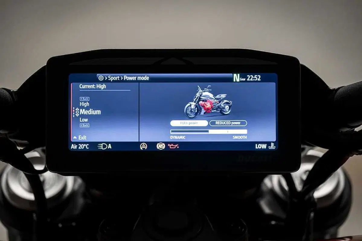 La cruiser da MotoGP! Abbiamo guidato la nuova Ducati XDiavel V4 [VIDEO] (143)