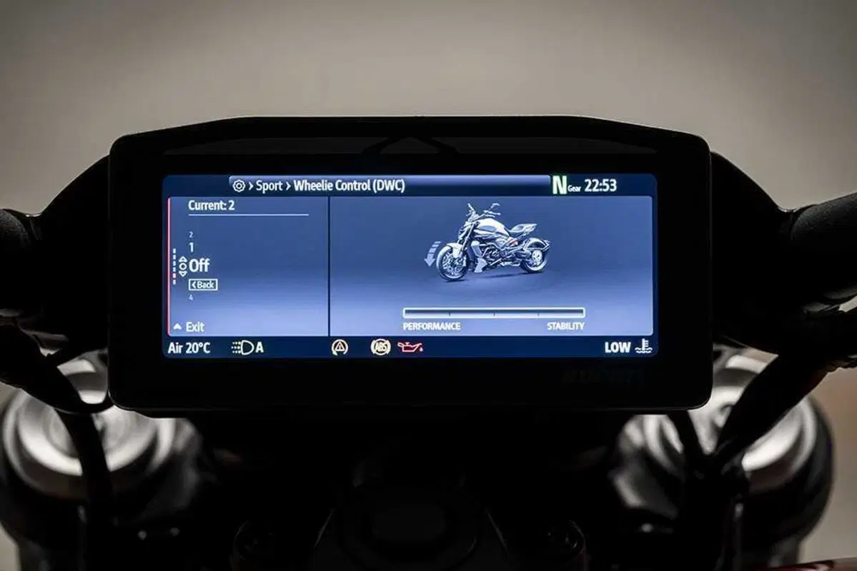 La cruiser da MotoGP! Abbiamo guidato la nuova Ducati XDiavel V4 [VIDEO] (151)