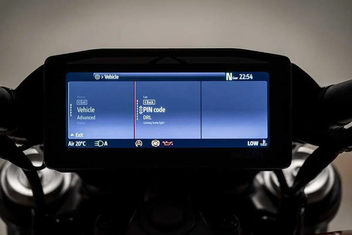La cruiser da MotoGP! Abbiamo guidato la nuova Ducati XDiavel V4 [VIDEO] (155)