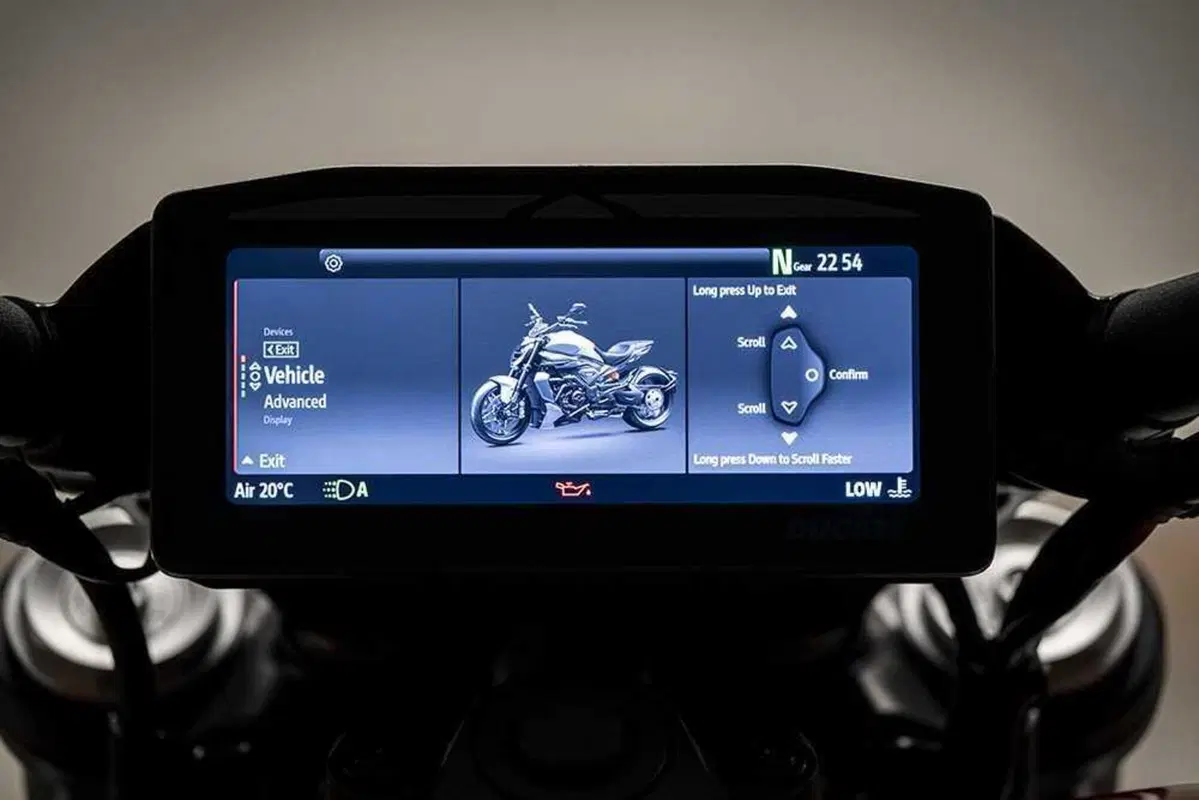 La cruiser da MotoGP! Abbiamo guidato la nuova Ducati XDiavel V4 [VIDEO] (158)