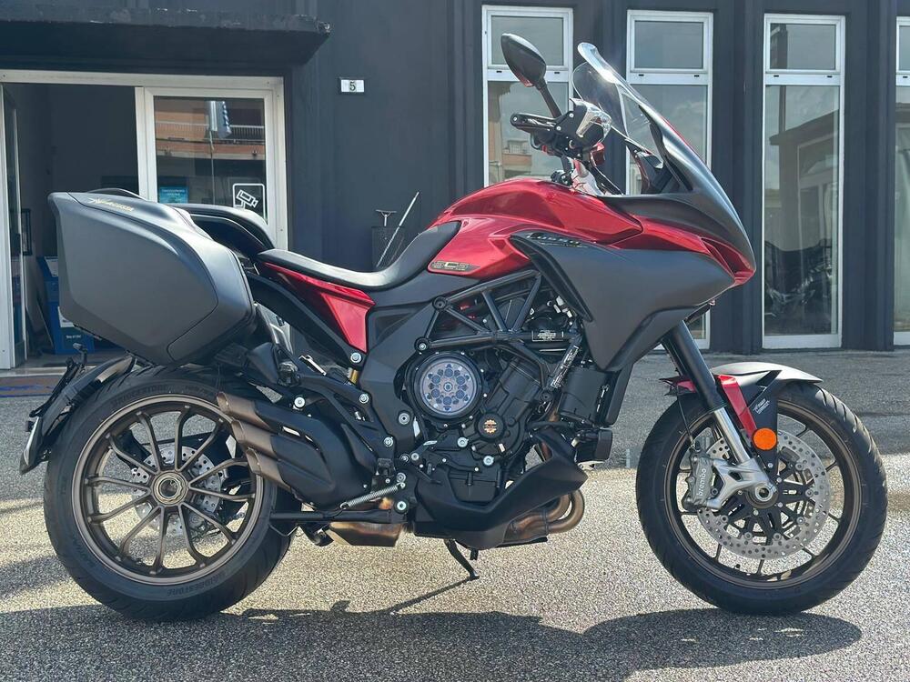 MV Agusta Turismo Veloce 800 Lusso SCS (2021 - 25) (2)