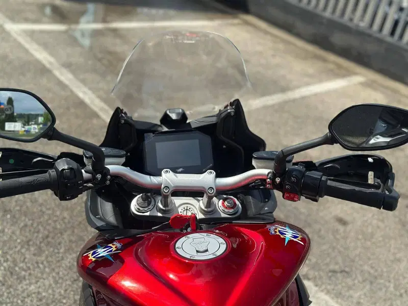 MV Agusta Turismo Veloce 800 Lusso SCS (2021 - 26) (9)