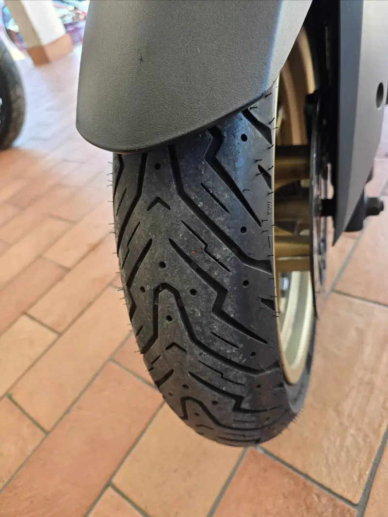 Yamaha X-Max 400 Tech Max (2020) (8)