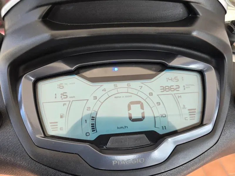 Piaggio Beverly 400 S ABS-ASR (2021 - 24) (14)