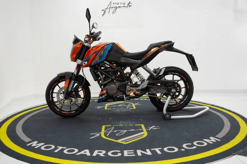 KTM 125 Duke (9)