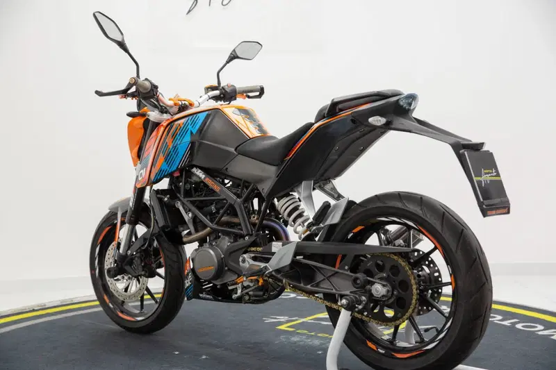 KTM 125 Duke (13)