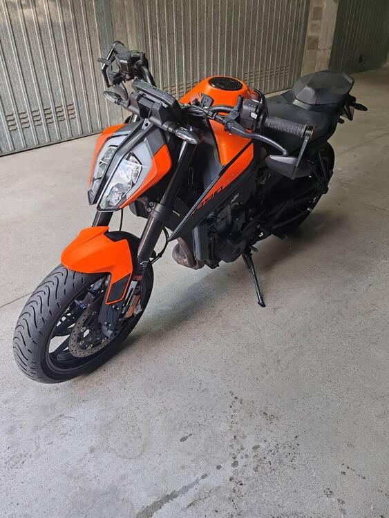 KTM 890 Duke L (2021)