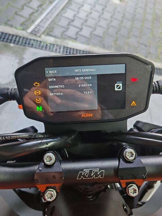 KTM 890 Duke L (2021) (5)