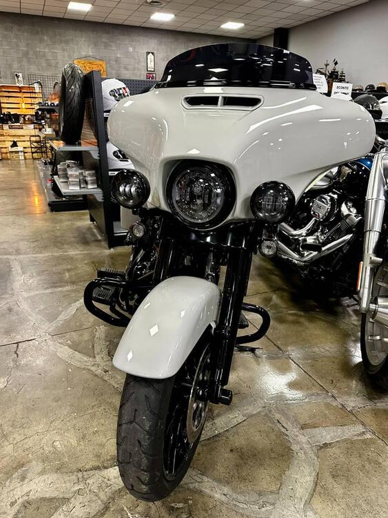 Harley-Davidson 117 Street Glide (2018 - 20) - FLHXSE (3)