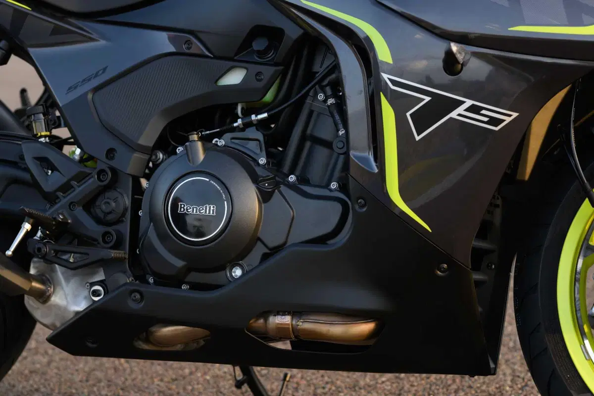 Benelli Tornado 550 2025: test in pista, pro e contro [VIDEO E GALLERY] (12)