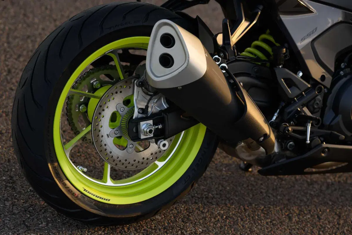 Benelli Tornado 550 2025: test in pista, pro e contro [VIDEO E GALLERY] (16)