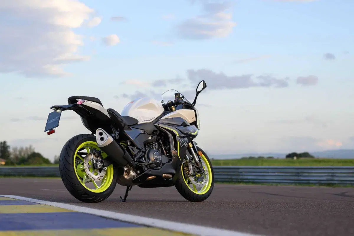 Benelli Tornado 550 2025: test in pista, pro e contro [VIDEO E GALLERY] (19)