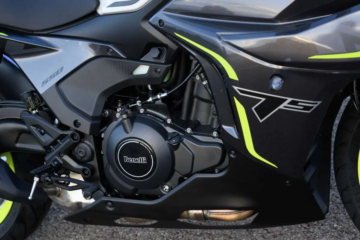 Benelli Tornado 550 2025: test in pista, pro e contro [VIDEO E GALLERY] (22)