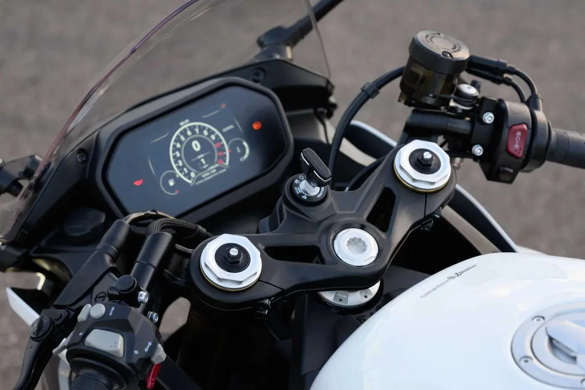 Benelli Tornado 550 2025: test in pista, pro e contro [VIDEO E GALLERY] (27)