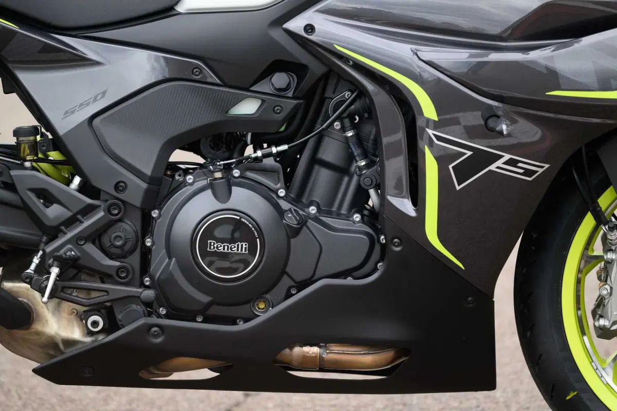 Benelli Tornado 550 2025: test in pista, pro e contro [VIDEO E GALLERY] (28)