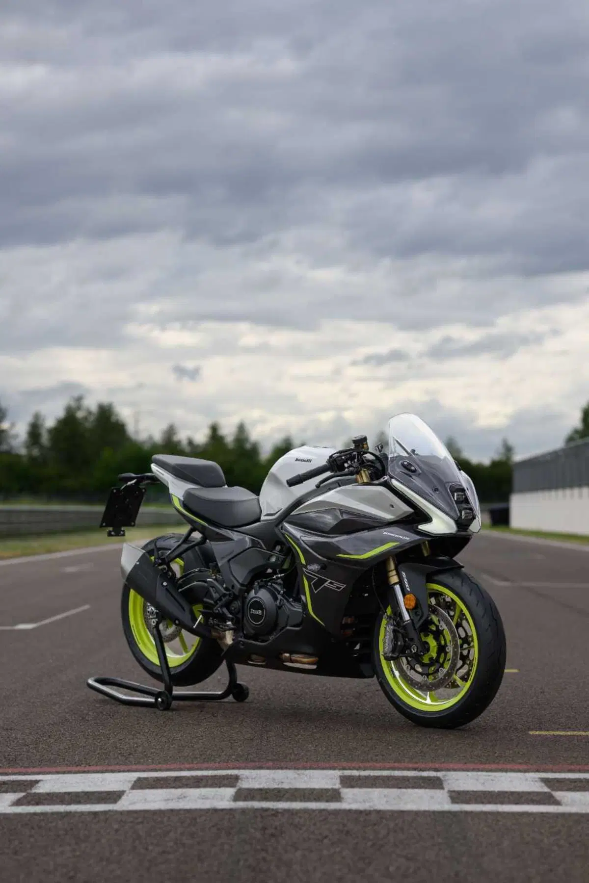 Benelli Tornado 550 2025: test in pista, pro e contro [VIDEO E GALLERY] (35)